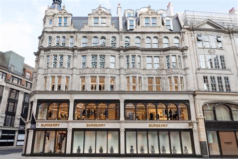 how many burberry stores are there 498 may 2016|how many Burberry stores.